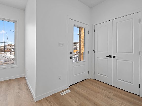 3rd image of 54 Eden Line