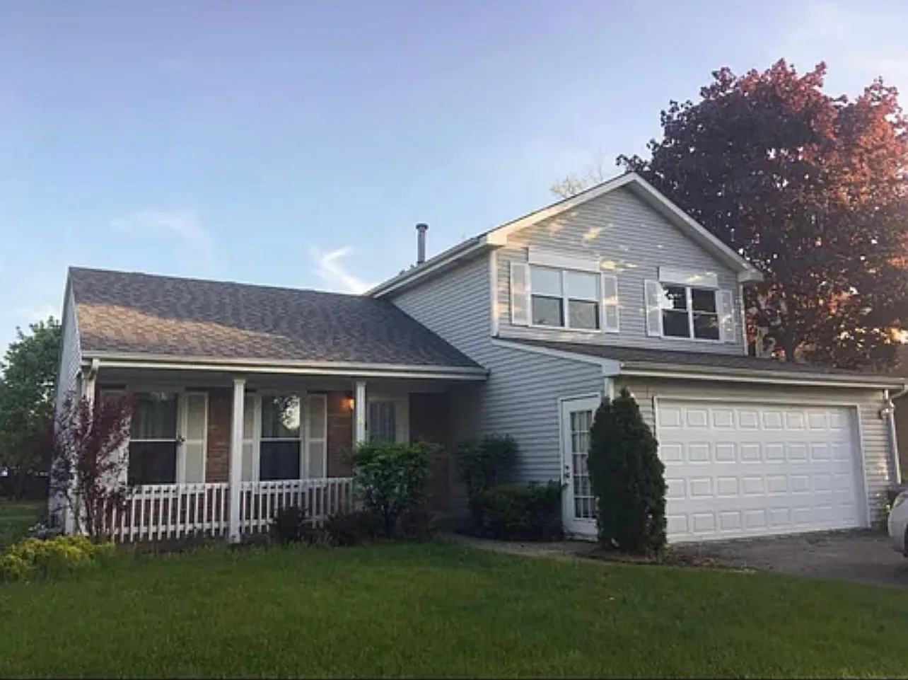 3 bed, 2.5 bath, 1636 sqft, $3,200 — Photo 1