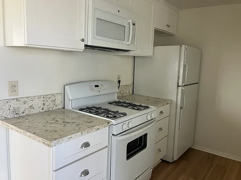 1749 Butler Ave #1 — Photo 8