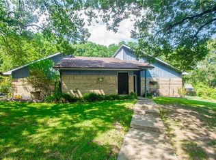 1417 Sandy Creek Dr, Denton, TX 76205