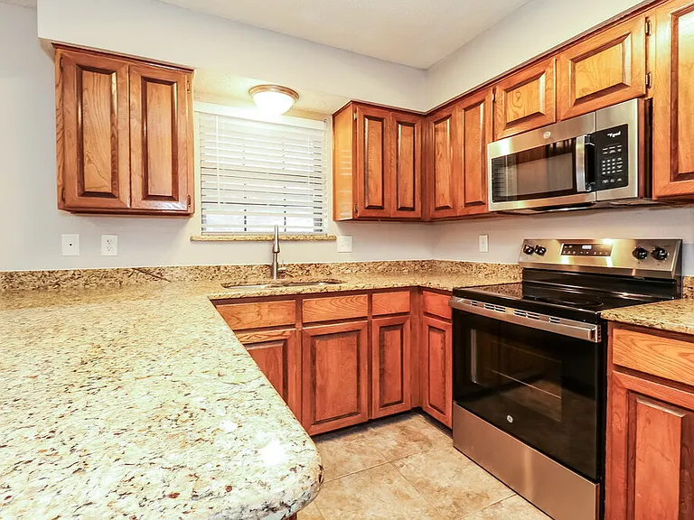 6929 Egan Way — Photo 8