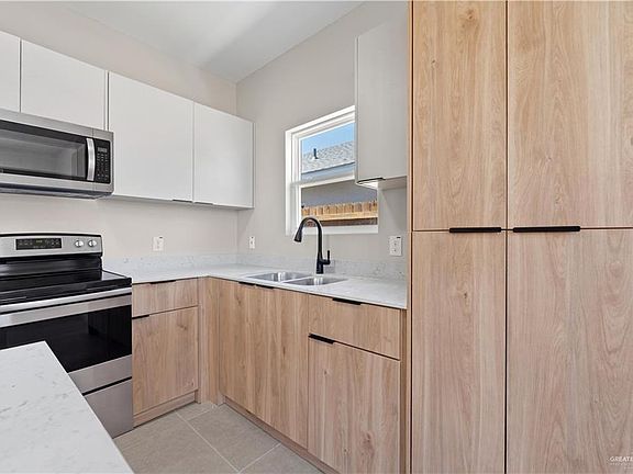 5th image of 307 W Campeche Ave #2