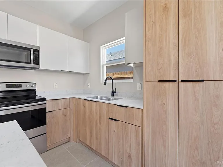 307 W Campeche Ave #4 — Photo 5
