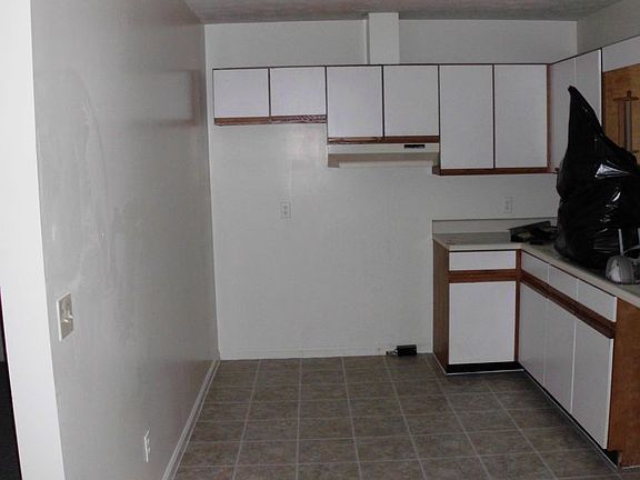 4th image of 135 Lewis St APT A