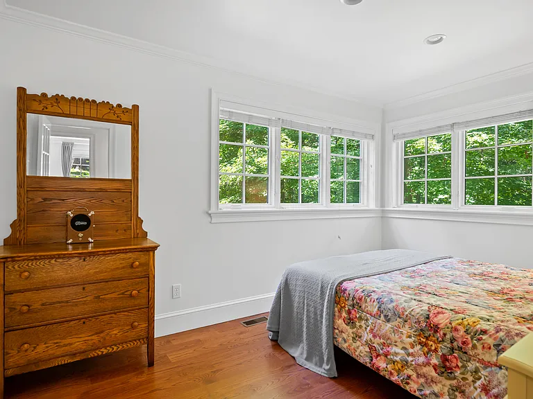 Office/Bedroom 4