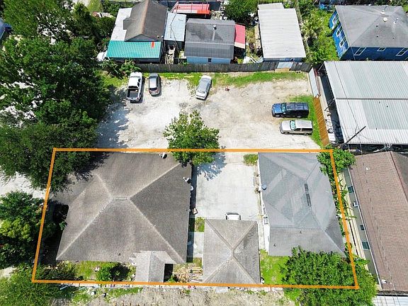 3rd image of 2525 Warwick Rd