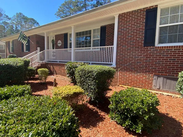 920 Gary St, Mc Cormick, SC 29835