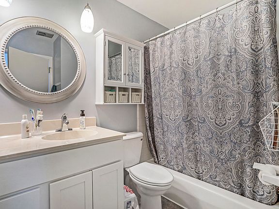 4th image of 2433 Byron Center Ave SW APT 209