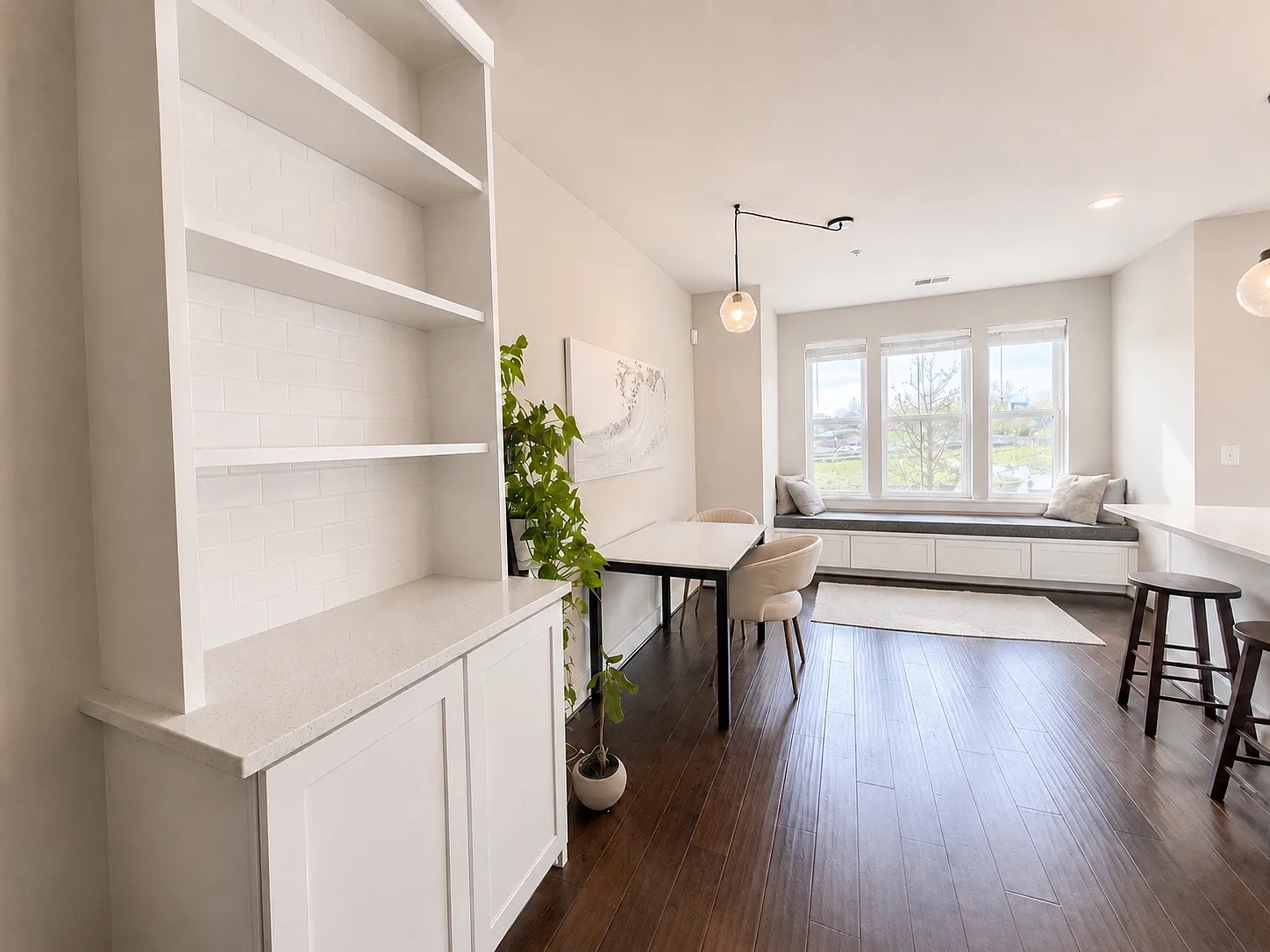 2 bed, 1372 sqft, $3,500 — Photo 3