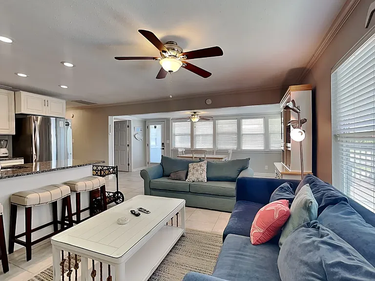 109 Driftwood Rd #A — Photo 2