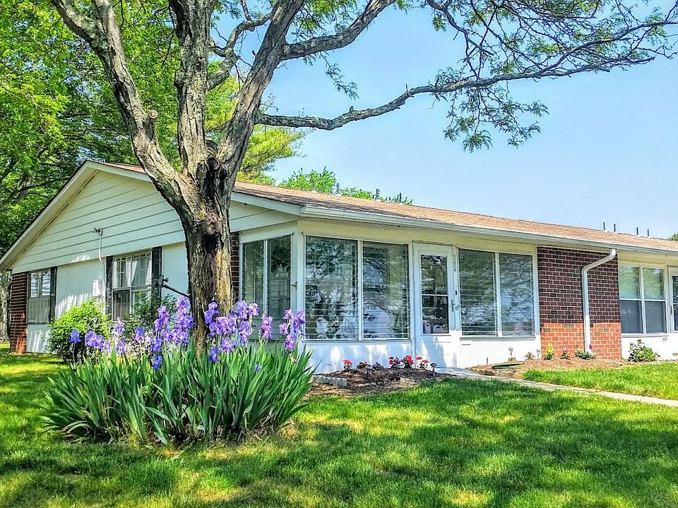 1st image of 1121A Argyll Cir #100A