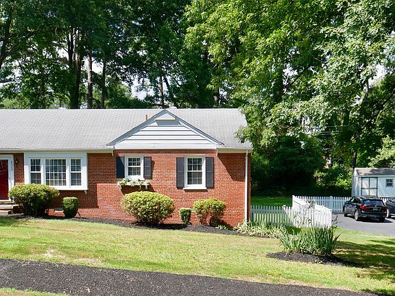 2nd image of 8522 Spalding Dr