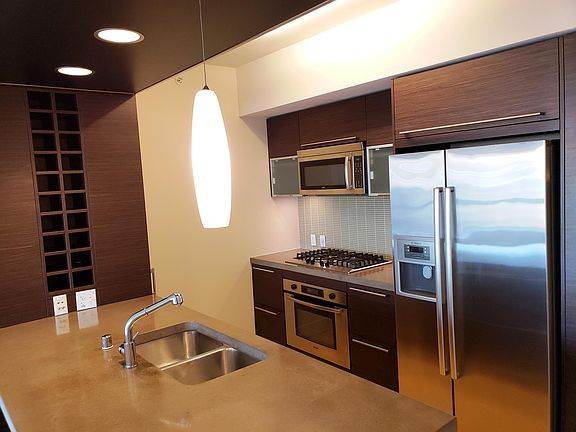 4th image of 820 Blanchard St Unit 1303