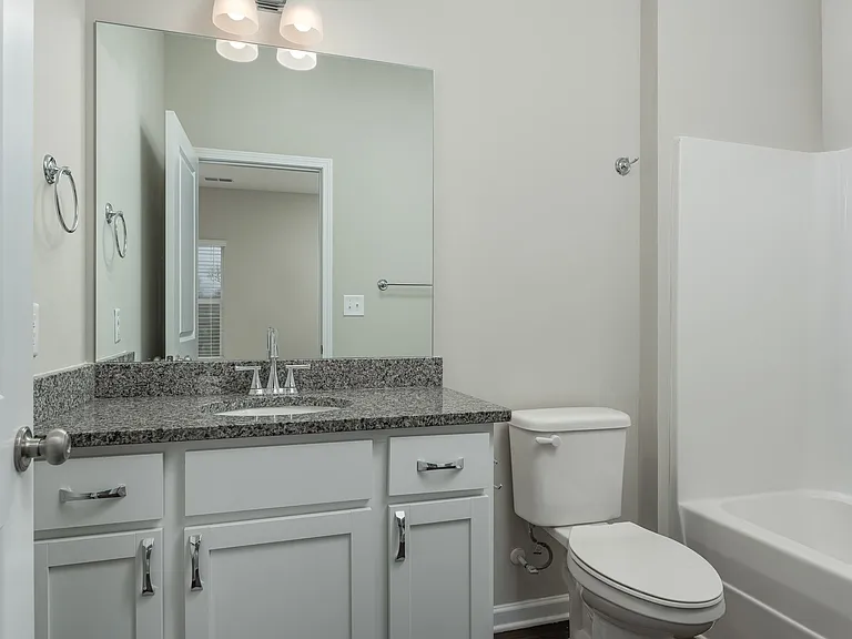 Edgewood Condos — Photo 12