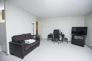 9 Mandalay Dr — Photo 8