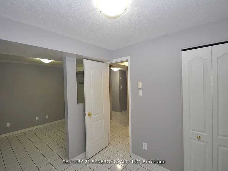 450 Maclaren St #2 — Photo 10