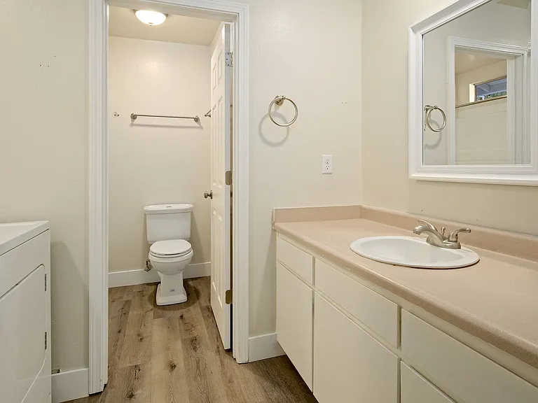 1119 W Sacramento Ave — Photo 11