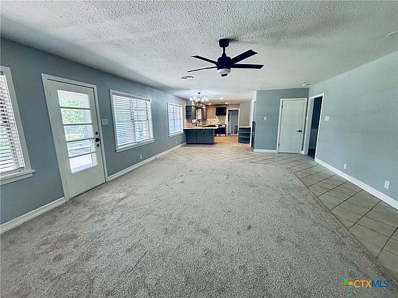 4th image of 409 Yupon Ave