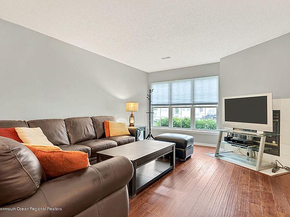 4th image of 22 Remington Dr APT 4