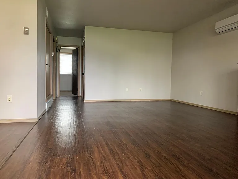 1604 Sand Ct #8 — Photo 4