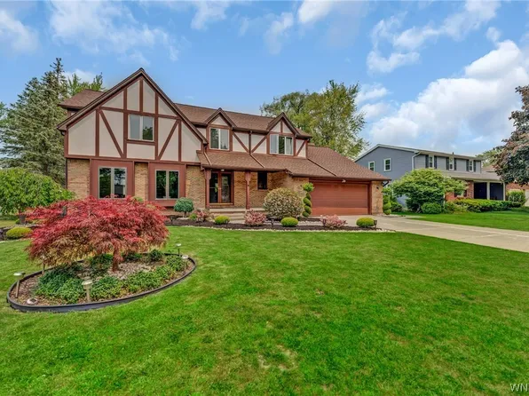 120 Chasewood Ln, East Amherst, NY 14051