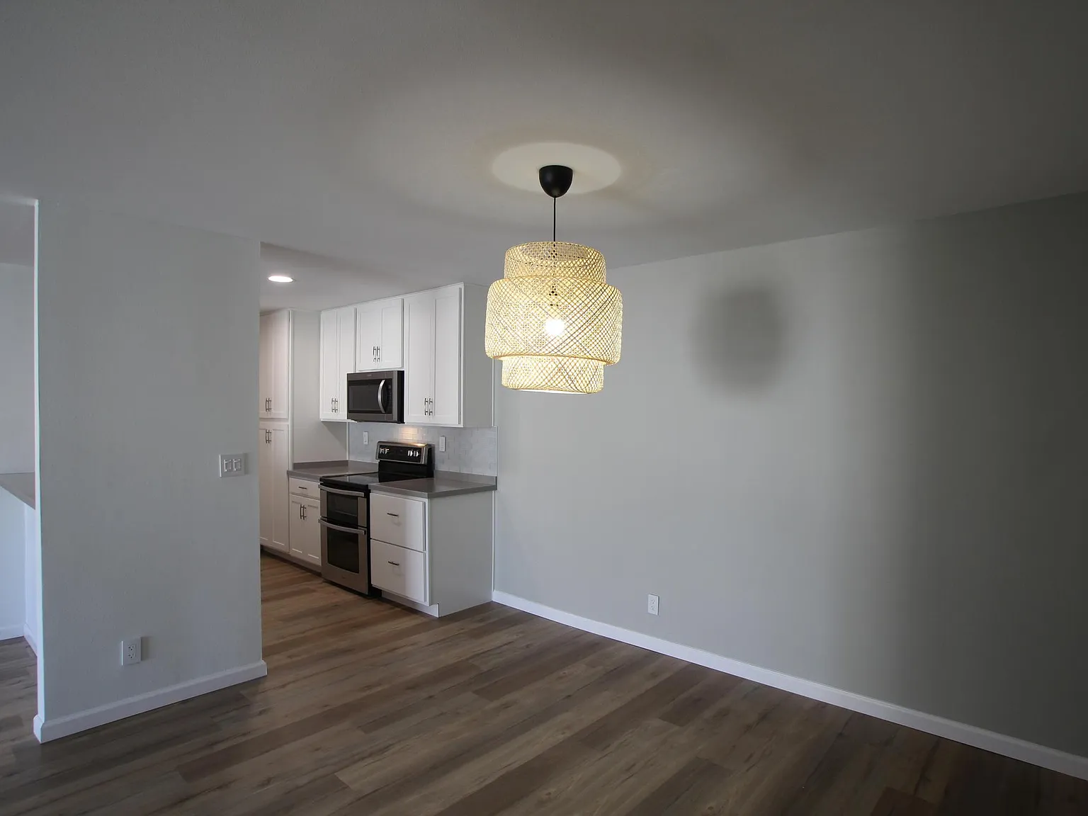 25715 Hogan Dr — Photo 2