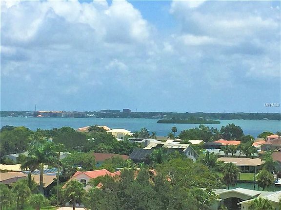 4th image of 736 Island Way APT 701