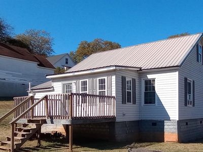 203 S 5th St, Lockhart, SC, 29364