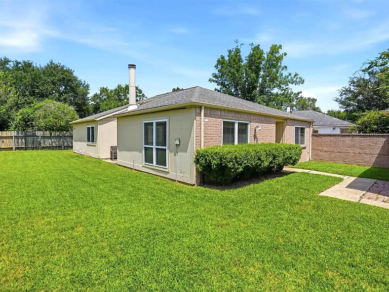 7502 Addicks Clodine Rd — Photo 8