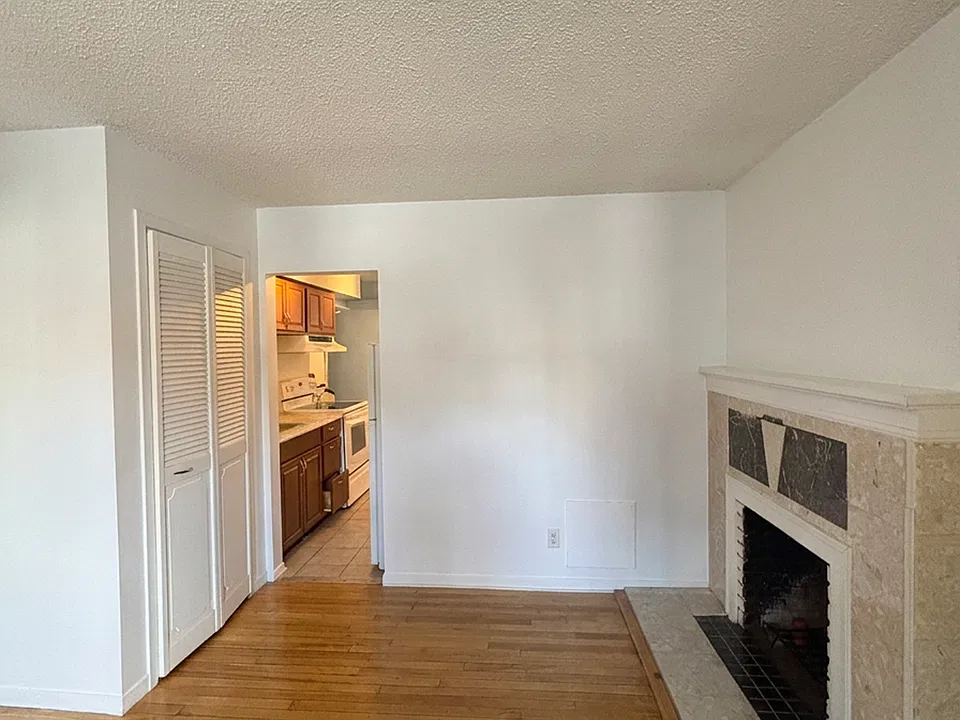 6 Frank St #1