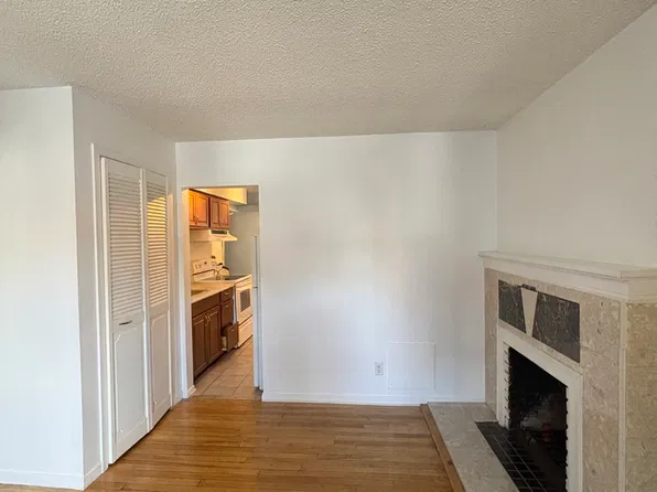 6 Frank St #1, Ottawa, ON K2P 0W9