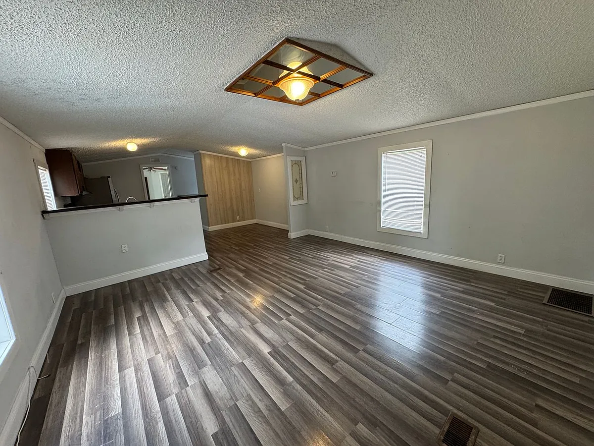 Building Photo - 154 NW Alpata Ct