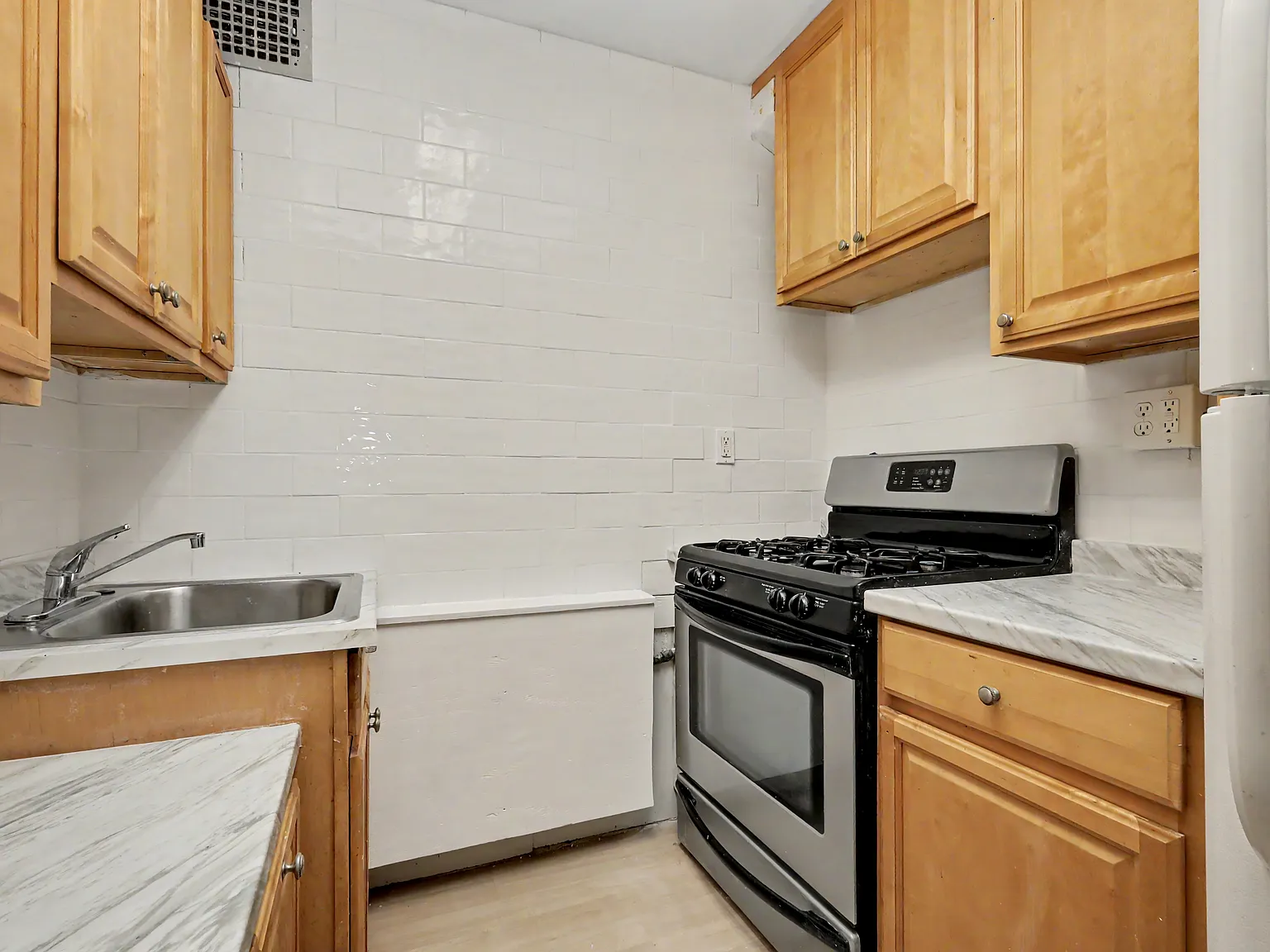 1 bed, 520 sqft, $1,900 — Photo 3