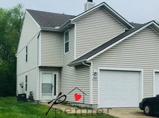 202 NE Dogwood St APT A, Oak Grove, MO 64075