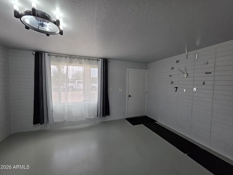 574 S Park St #B — Photo 19