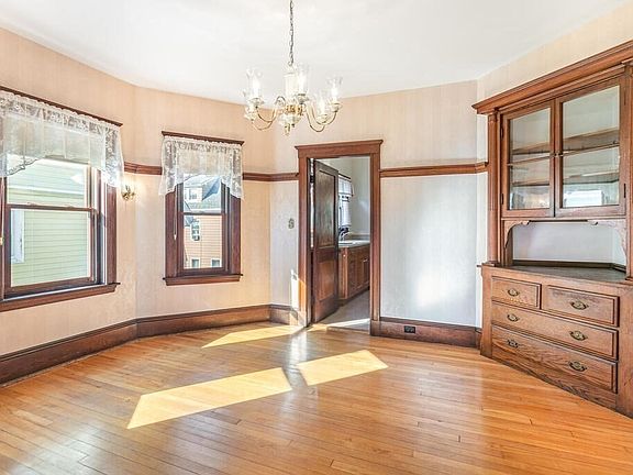 4th image of 250-252 Arlington St