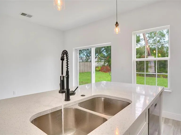 417 Marion Oaks Ln — Photo 9