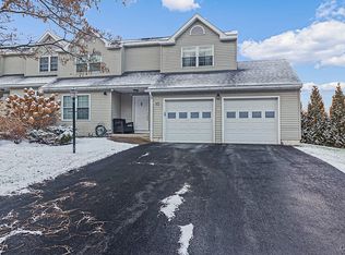 10 Rockport Rd, New Hartford, NY 13413