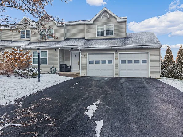 10 Rockport Rd, New Hartford, NY 13413