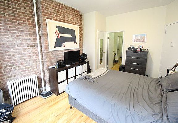 3rd image of 772 Amsterdam Ave APT 3S