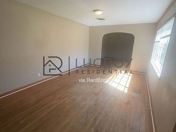 3rd image of 316 Woody Dr