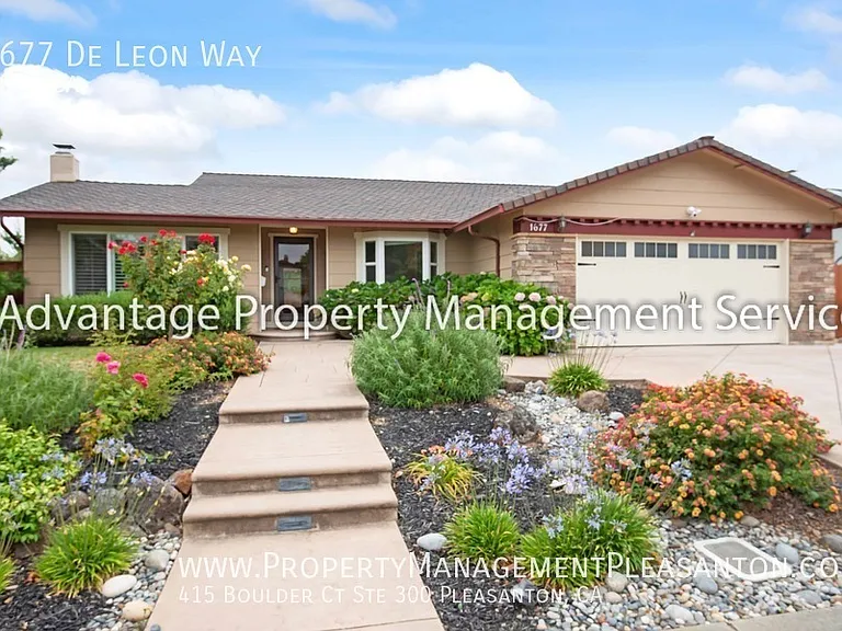1677 De Leon Way — Photo 4