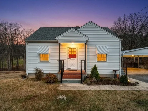 5344 Downing St, Roanoke, VA 24018