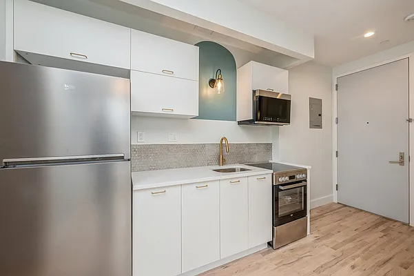 Rented by Voro, LLC | media 26
