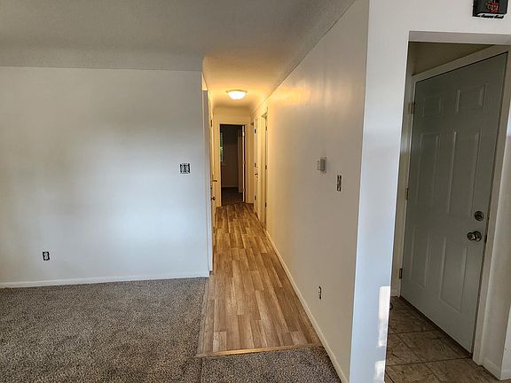 3rd image of 1738 Hawthorne Ave E