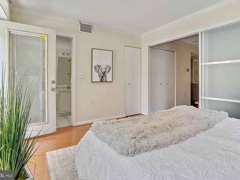 1438 Meridian Pl NW #105 — Photo 7