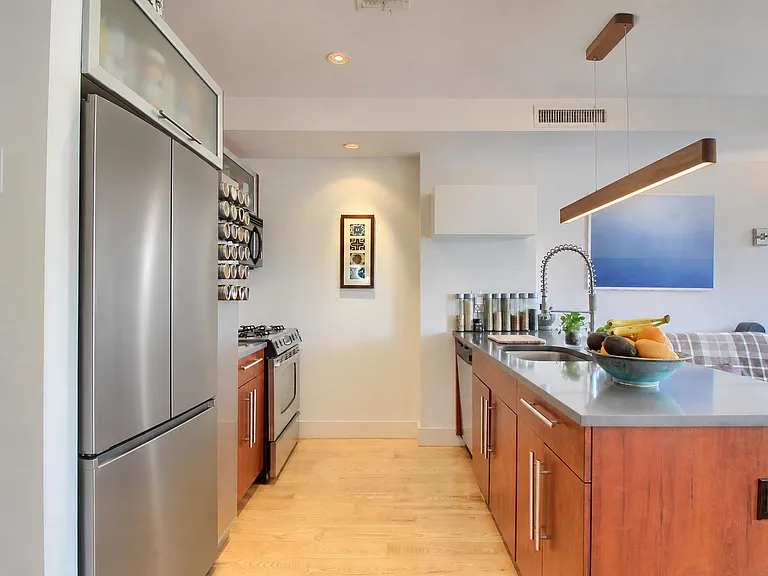 225 Maujer St #PHB — Photo 6