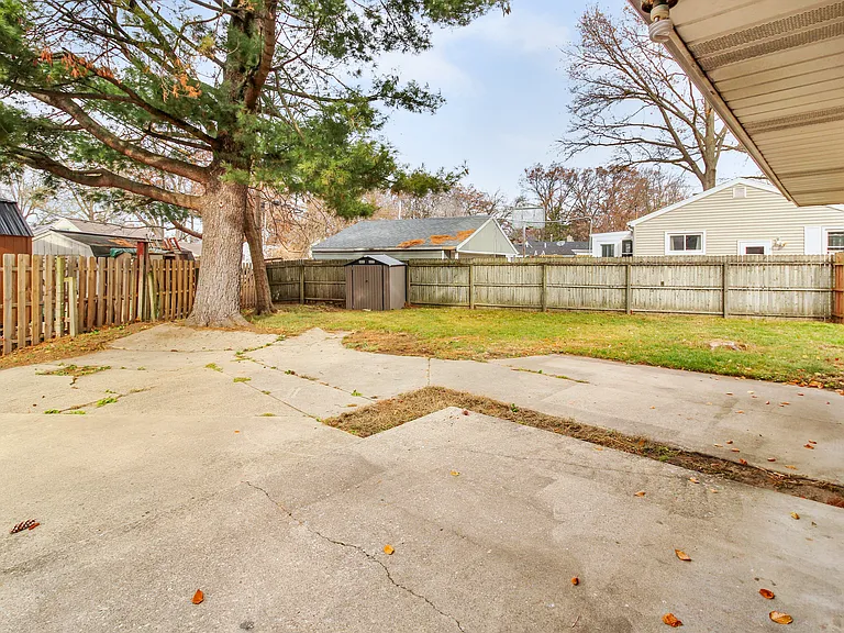 2270 Wernert Ave — Photo 26