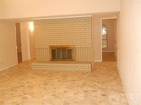 4th image of 6402 Faircove Cir