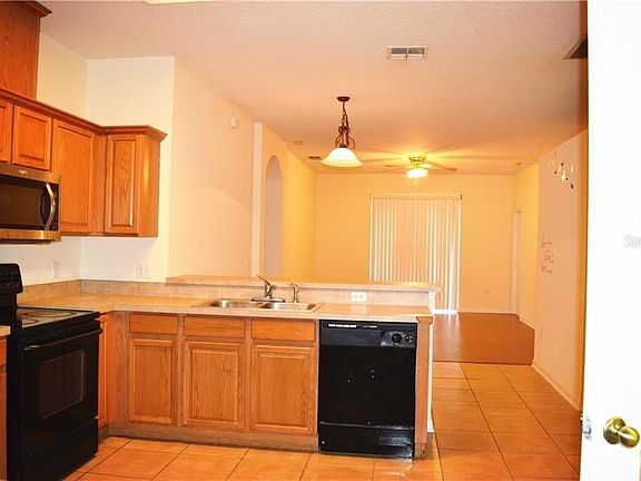 3rd image of 736 Willett Dr